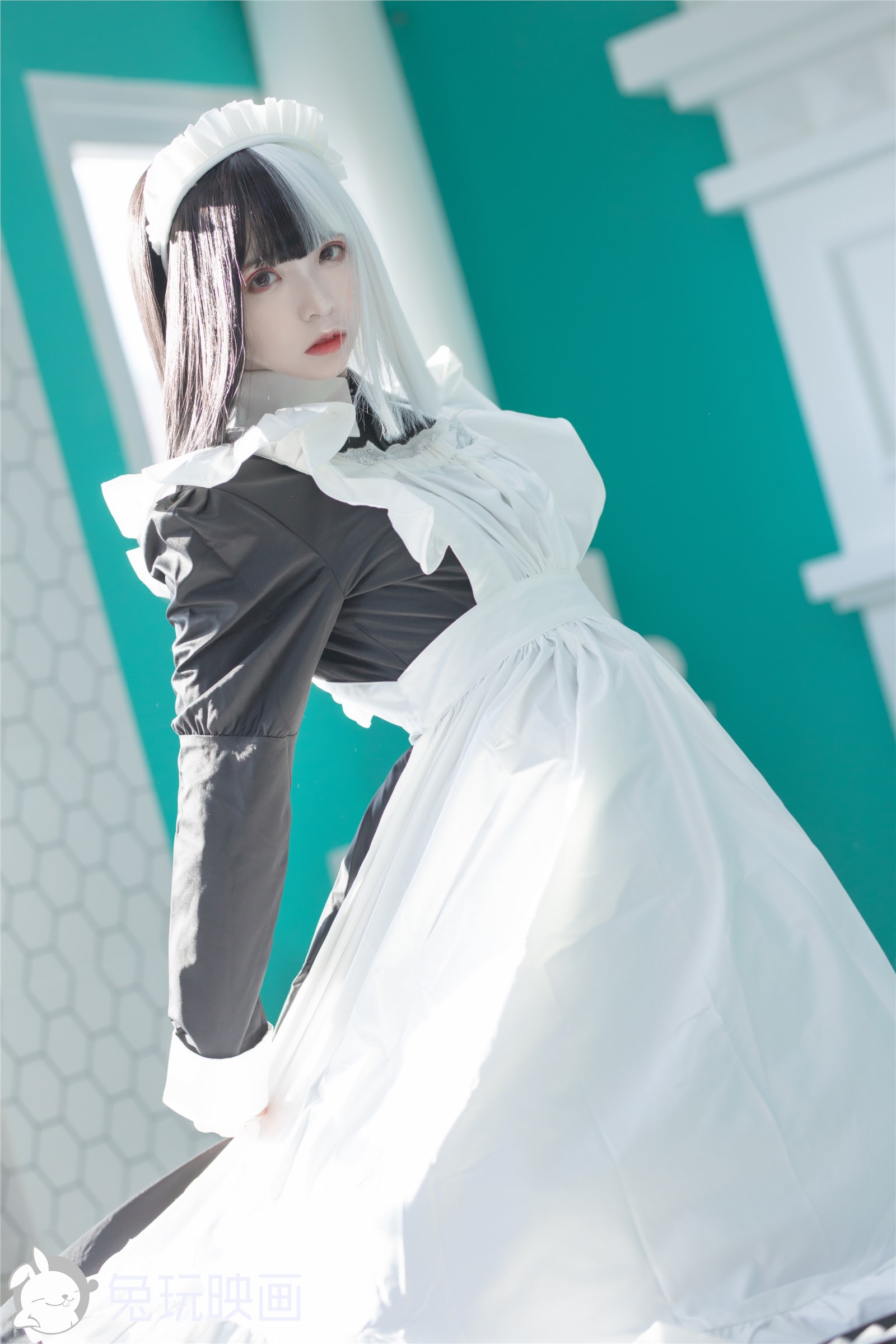 Rabbit Playing with Reflection VOL.073 Black and White Maid(38)